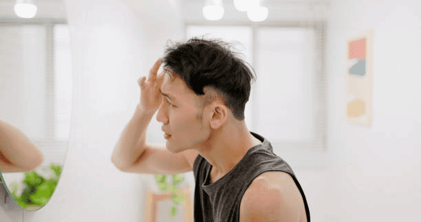 圖片來源:可商用圖庫/善用男性洗髮精